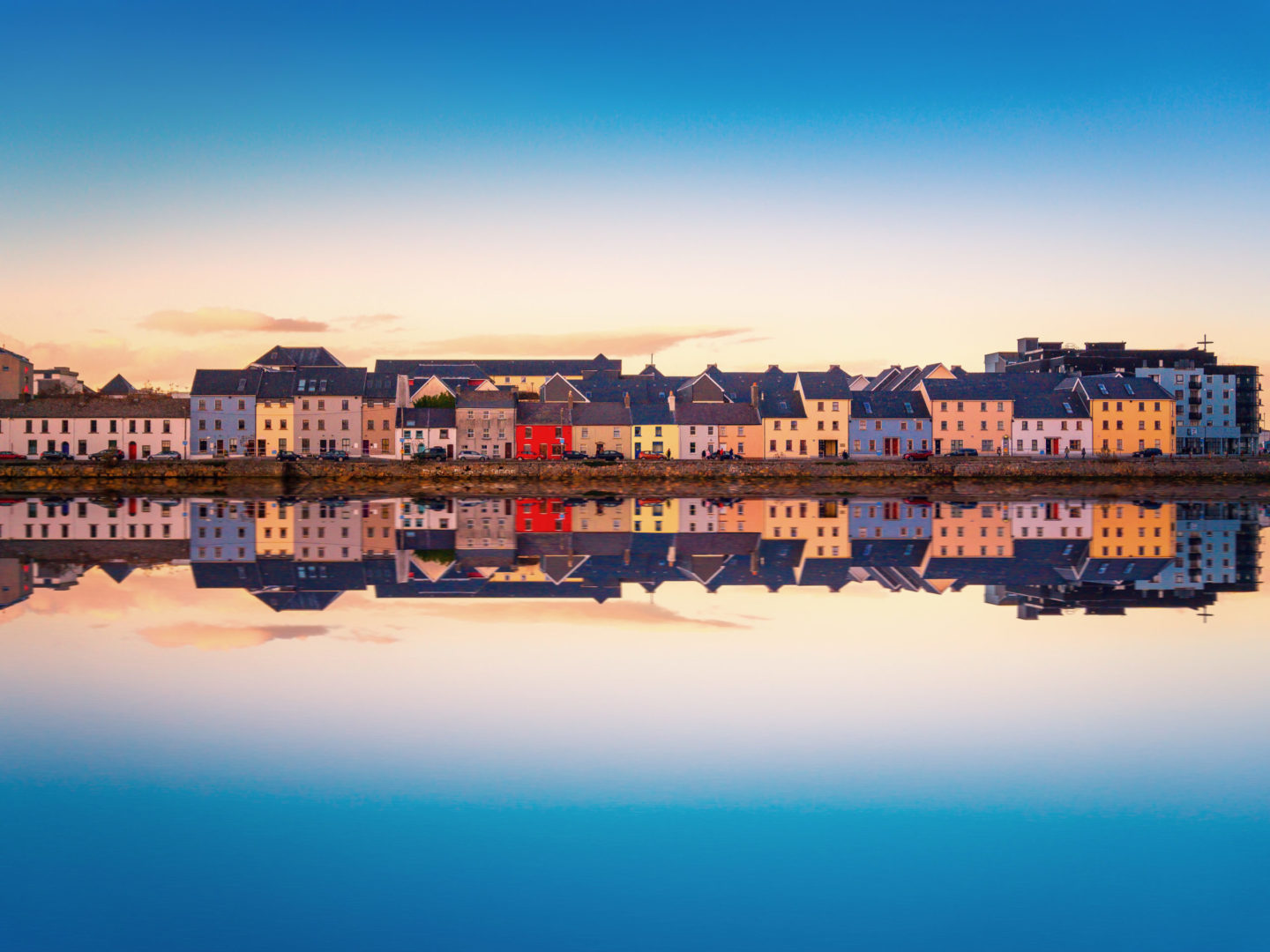 Maisons sur les quais à Galway, Irlande