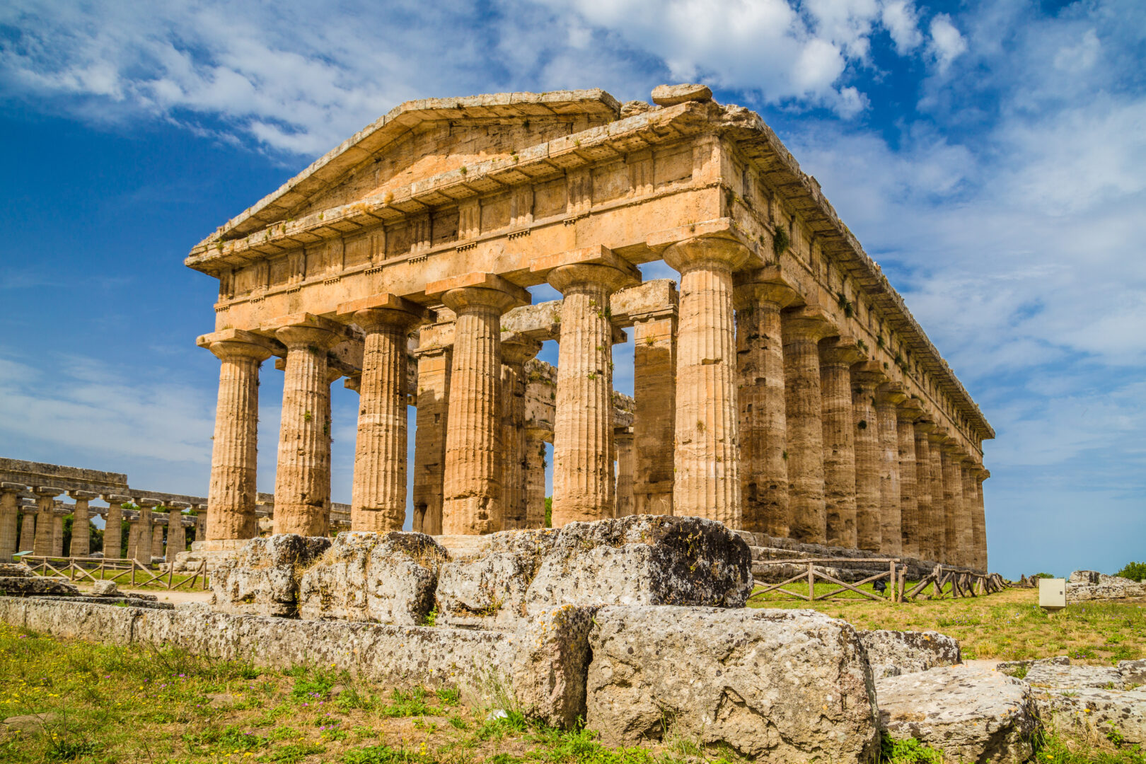 Temple d'Hera au célèbre site archéologique de Paestum classé au patrimoine mondial de l'UNESCO, voyage en Calabre, Italie