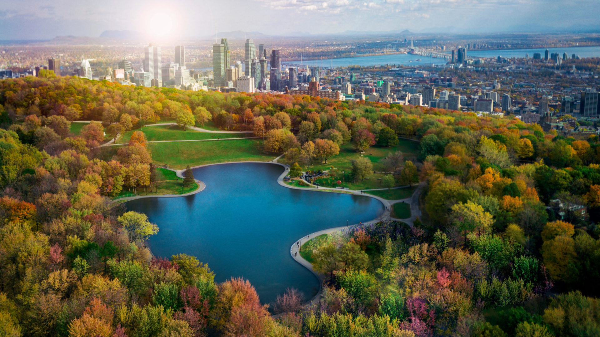 Automne au Parc Mont-Royal et vue sur la ville de Montréal, Québec, Canada