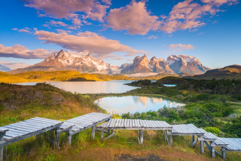 Lever de soleil au-dessus du lac Pehoe, parc national Torres Del Paine, Patagonie, Chili