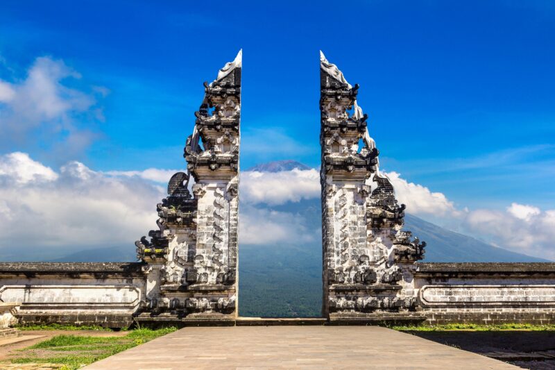 La porte emblématique de Pura Penataran Agung Lempuyang en Indonésie