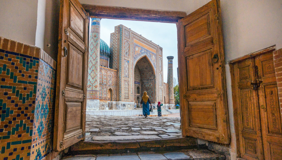 Vue de la place Registan à Samarkand, voyage en Ouzbékistan