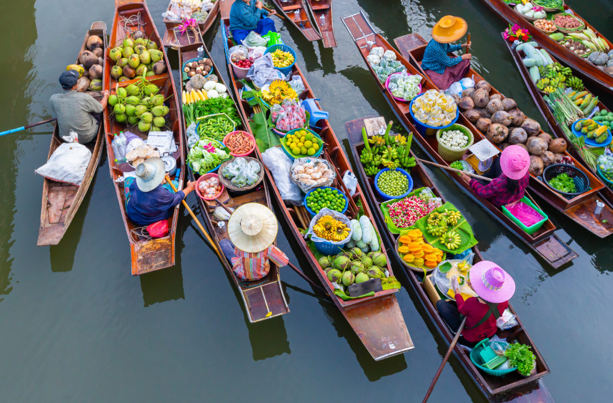 Marché flottant de Damnoen Saduak en Thaïlande