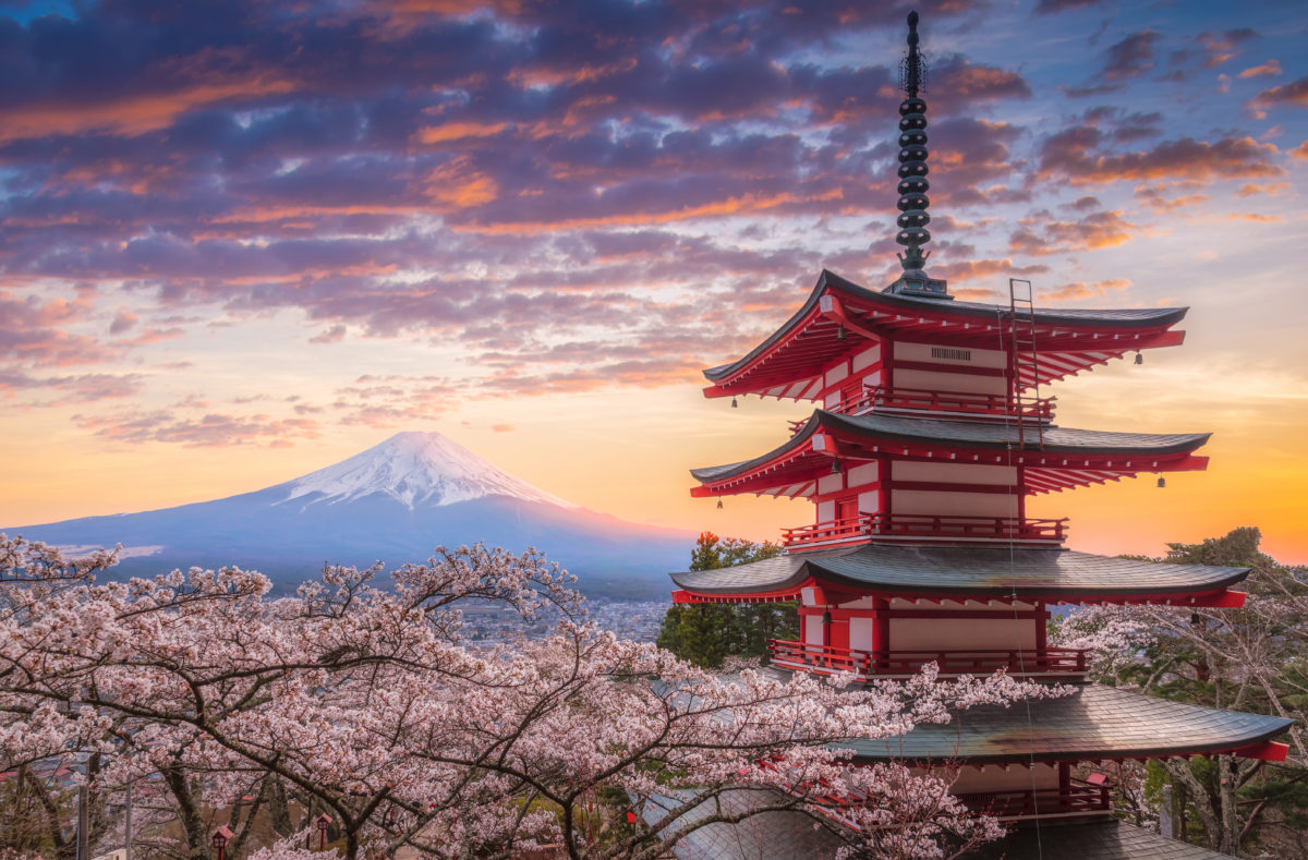 Mont Fuji, du Sakura et du Chureito dans la préfecture de Yamanashi, au Japon