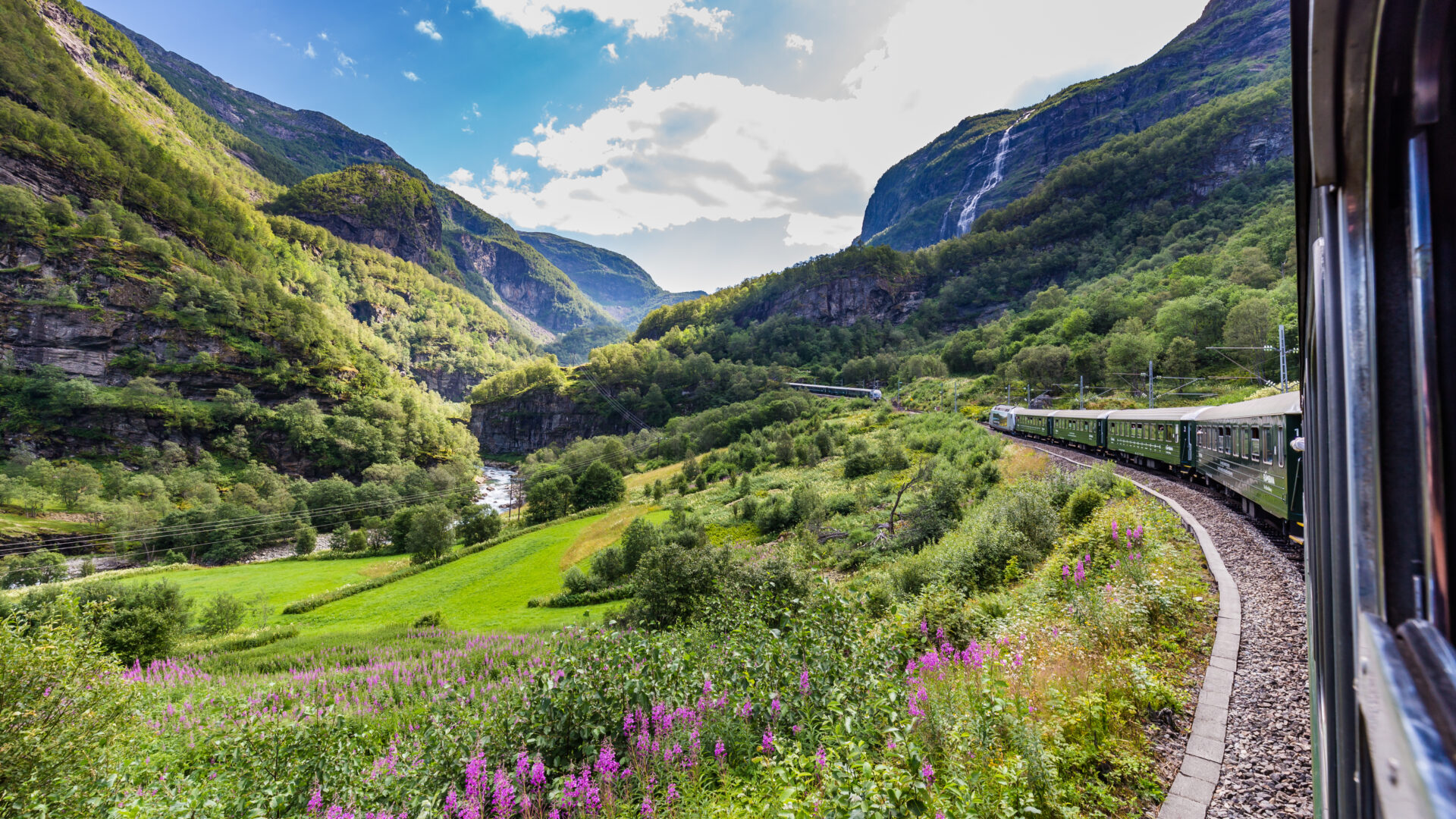 Vue depuis le plus beau voyage en train de Flamsbana entre Flam et Myrdal à Aurland dans l'ouest de la Norvège
