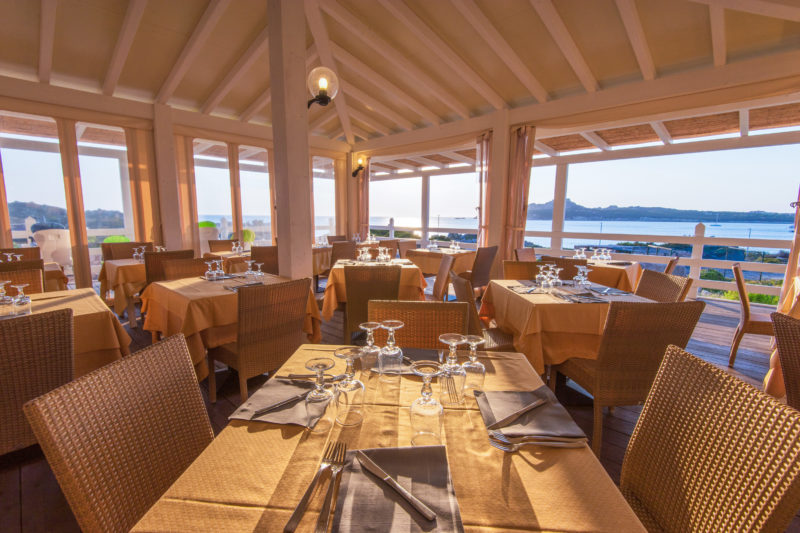 Salle de restaurant Santa Teresa Resort Sardaigne (ex Club Cala Blu)