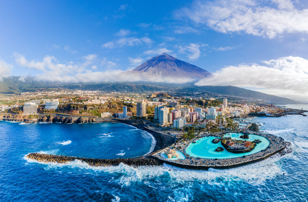 Puerto de la Cruz, arrière-plan volcan du Teide, île de Tenerife, Espagne