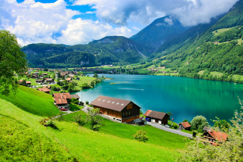 Visiter en groupe le Lac de Lungern en Suisse centrale