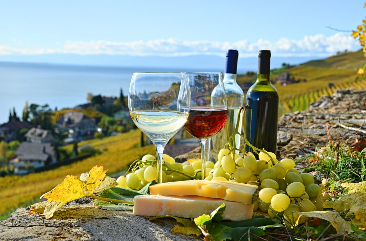 Vin et fromage dans les Terrasses de Lavaux, UNESCO, Suisse