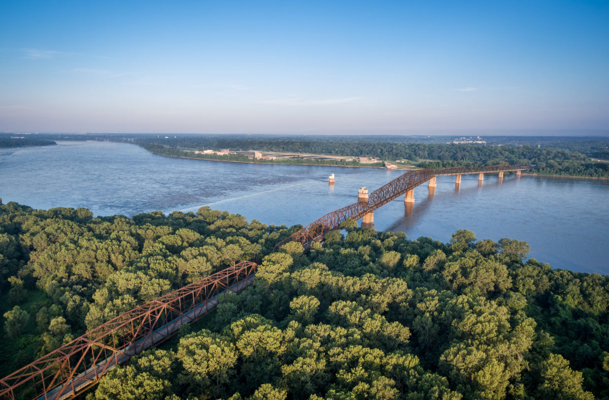 Ancienne chaîne de Rocks Bridge rivière Mississippi près de St Louis
