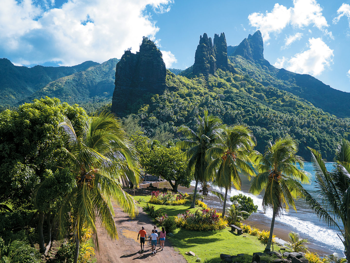 Mont Tekao sur l'île volcanique Nuku Hiva en Polynésie