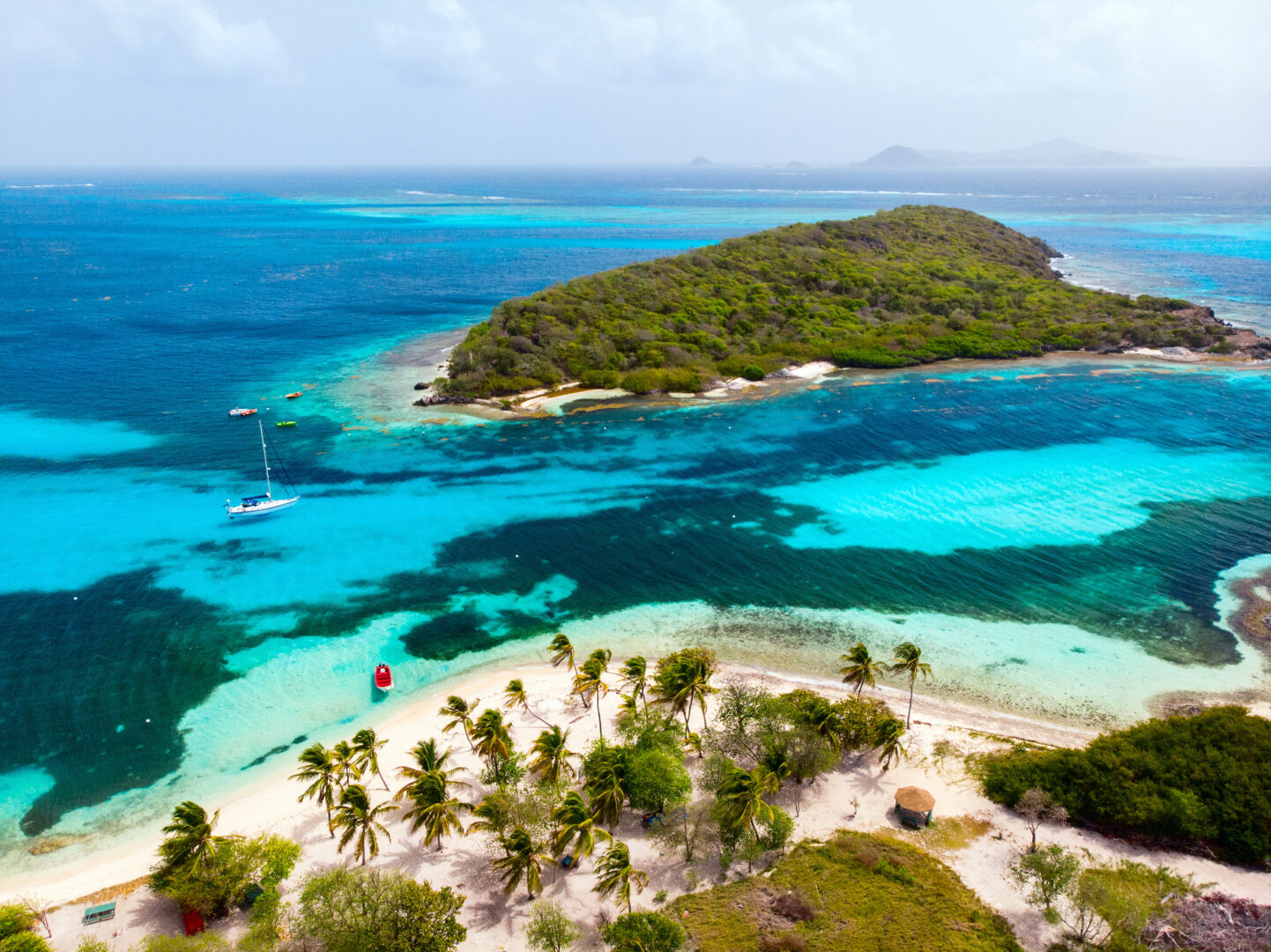 Vue aérienne de Tobago Cays de Saint-Vincent-et-les-Grenadines, croisière dans les Caraïbes