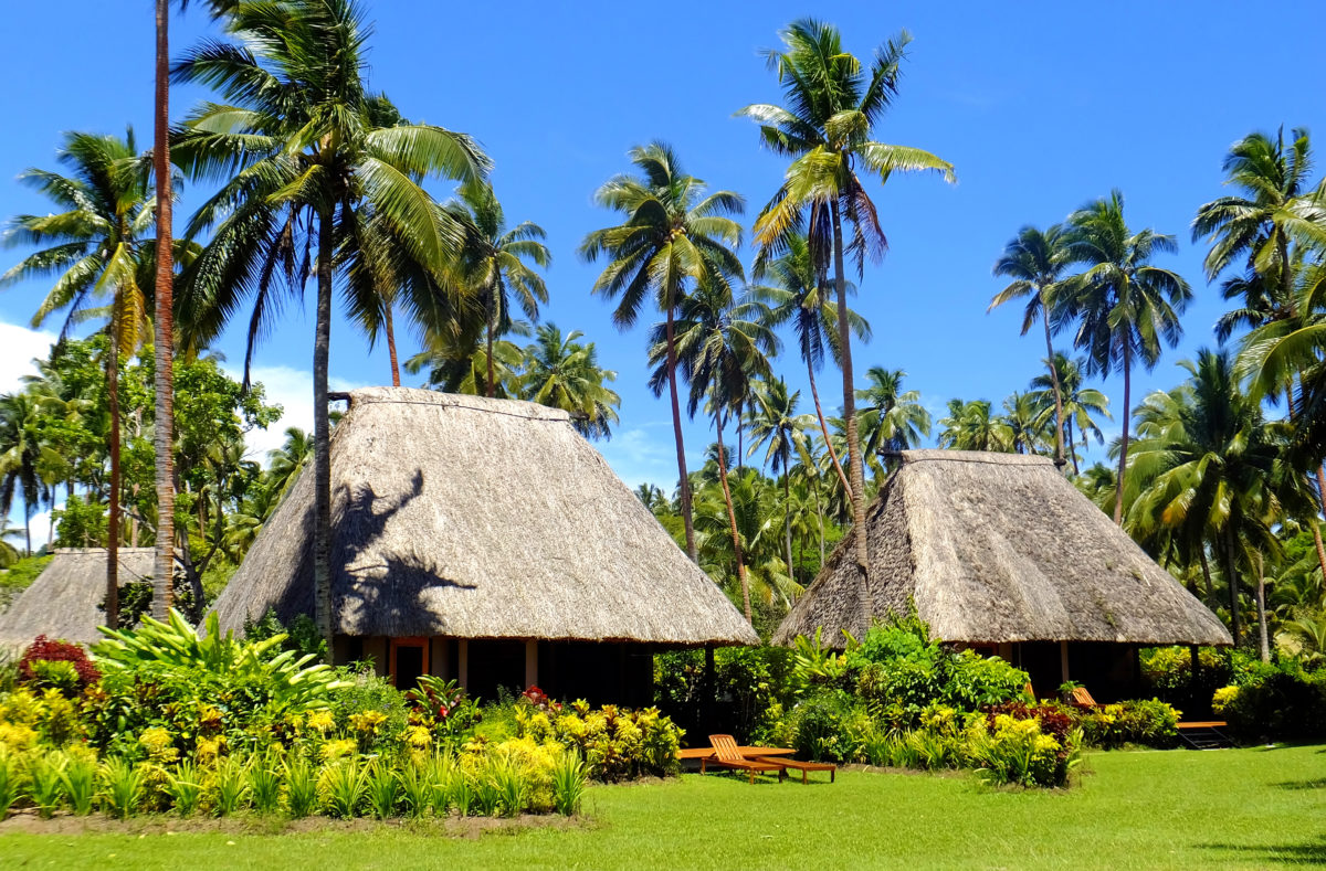 Maison au toit de chaume, île de Vanua Levu, Fidji, Pacifique Sud
