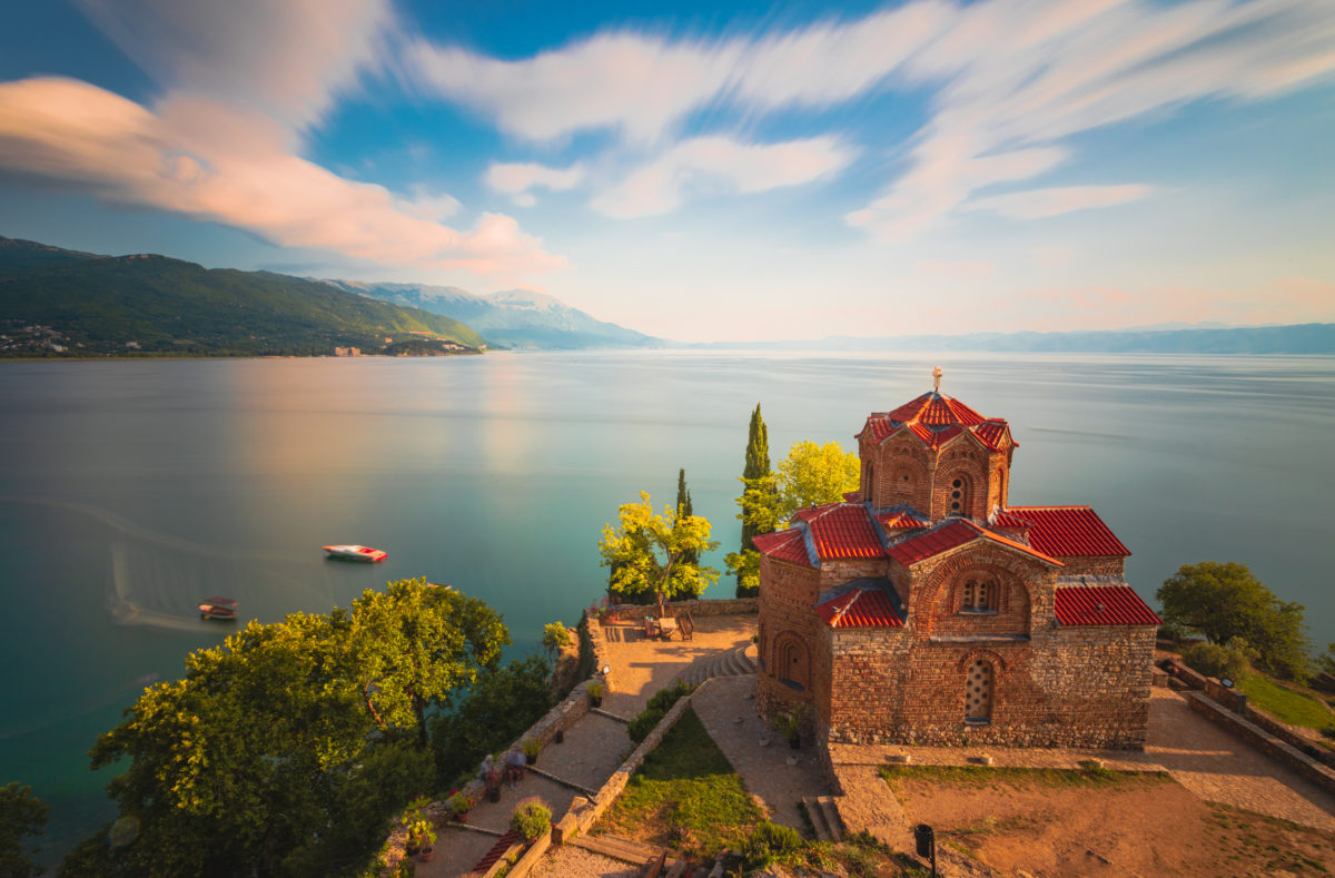 Le lac Ohrid, dans la ville d'Ohrid, au nord de la Macédoine