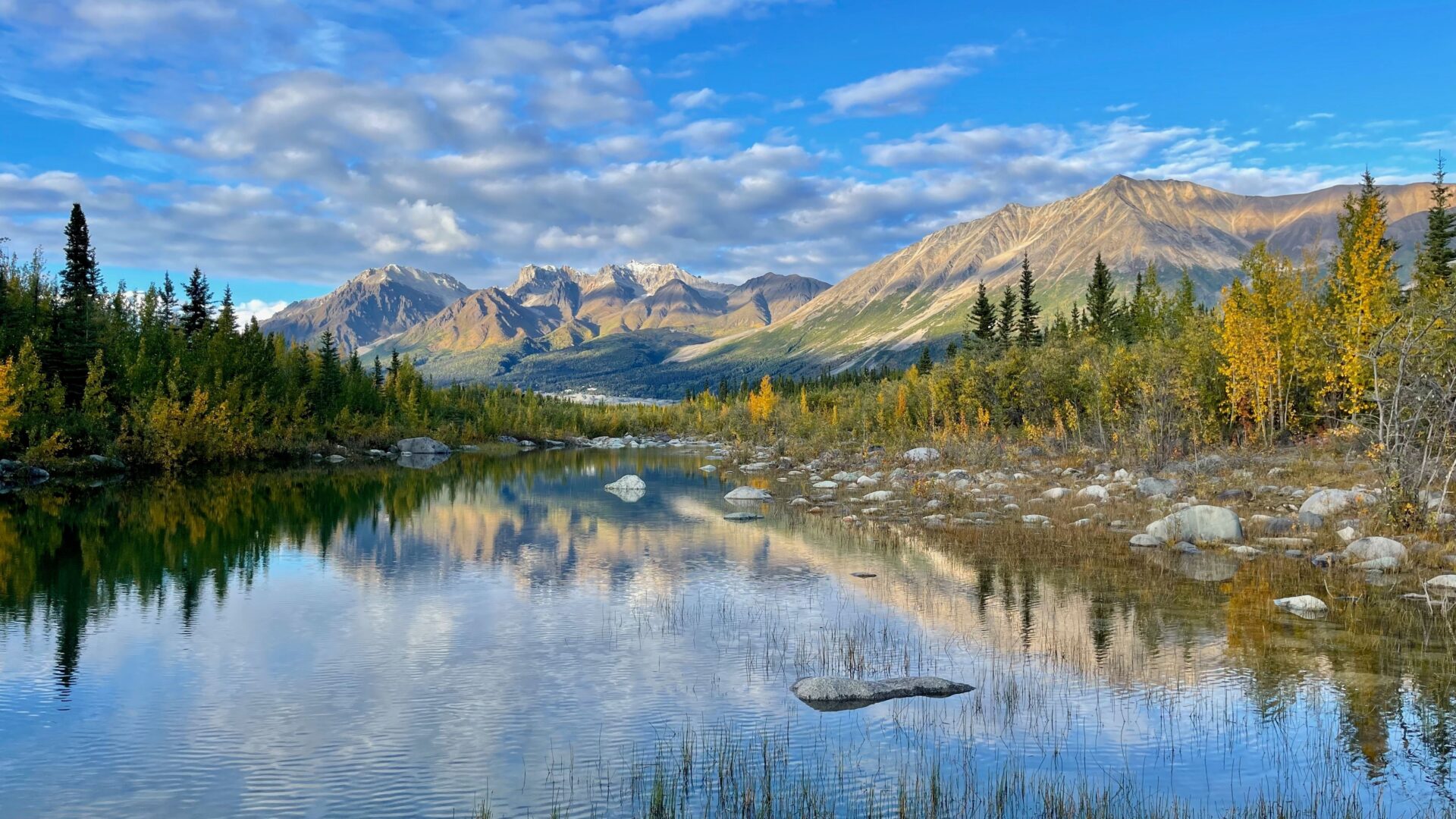 St Elias National Park sur le lac à Wrangell en Alaska