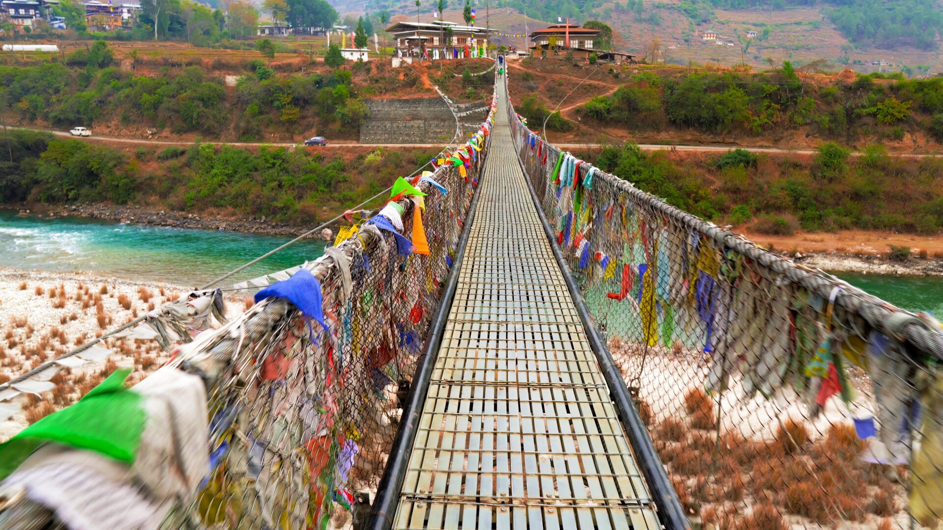 Pont suspendu de Punakha sur le fleuve surplombant la rivière Puna Tsang Chhu au Bhoutan