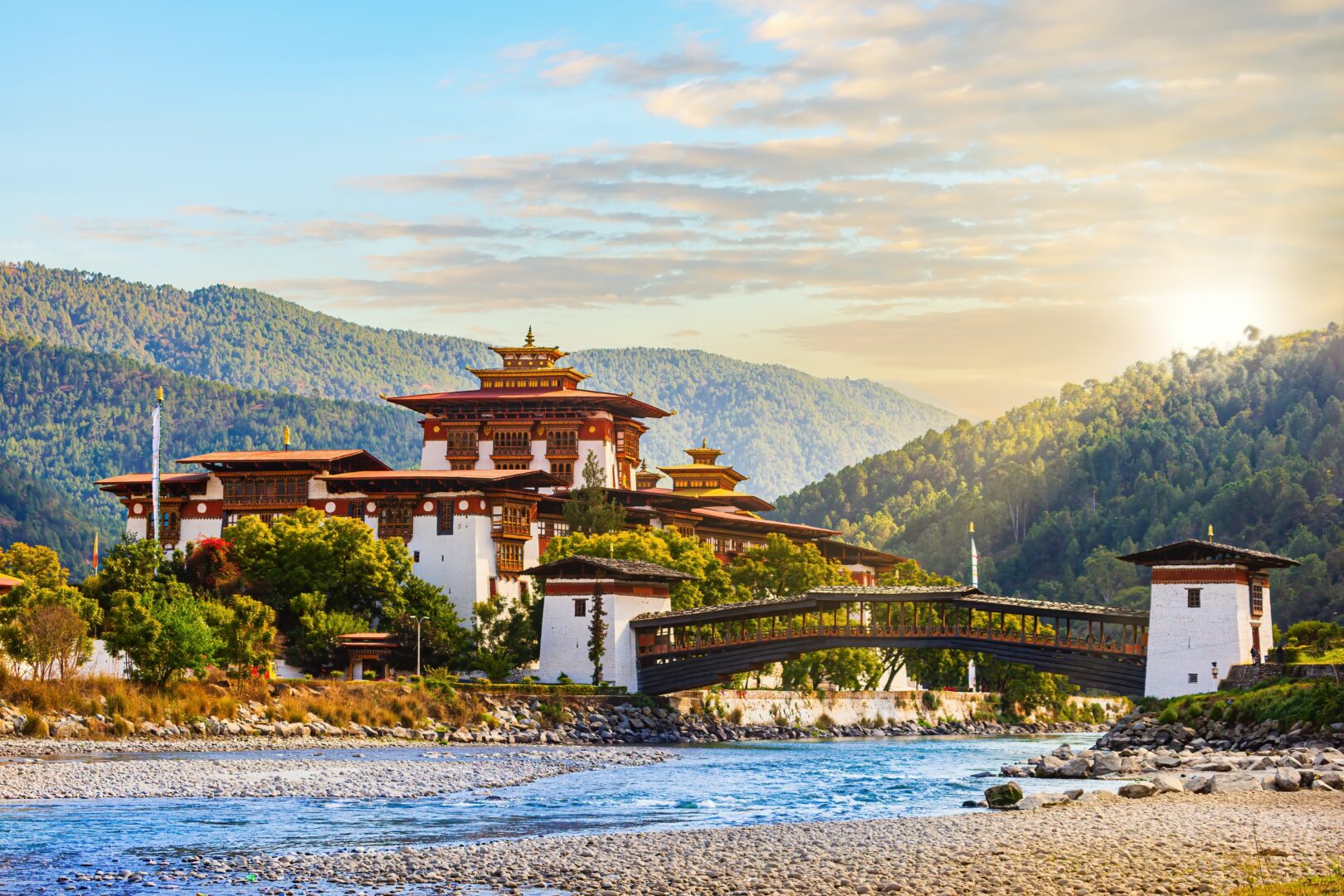 Punakha Dzong, dzong spectaculaire au confluent des deux rivières au Bhoutan