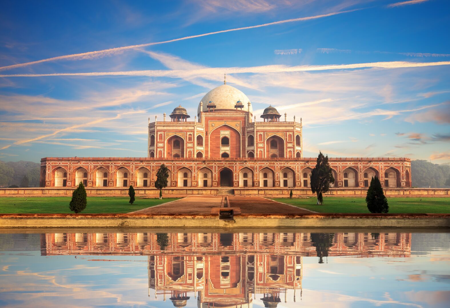 Tombeau de Humayun au coucher du soleil et son reflet, Delhi, Inde