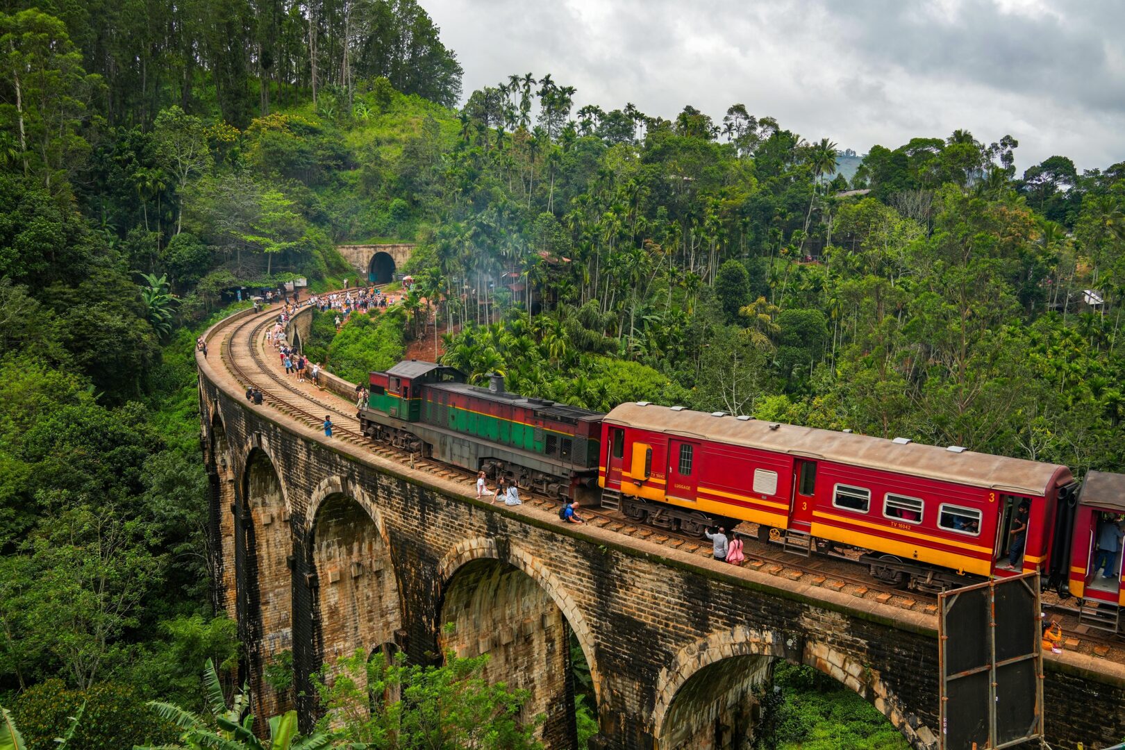 Célèbre Nine Arches Bridge à Ella, Sri Lanka