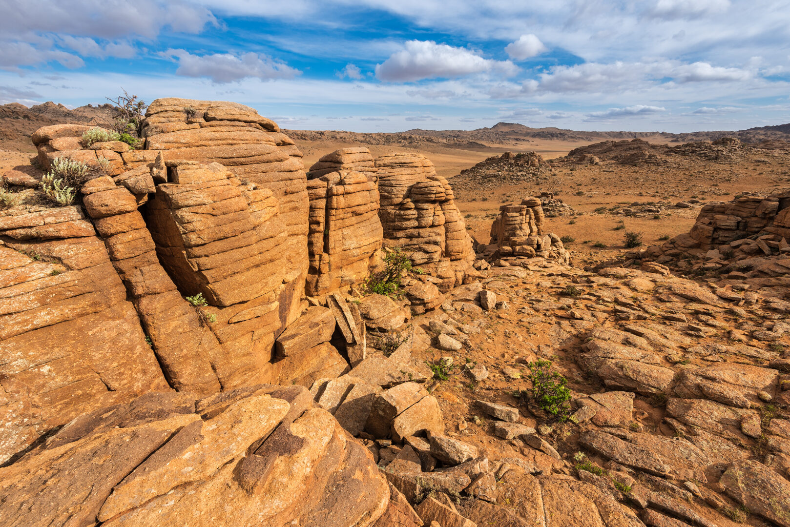 Formations de granit au désert Gobi en Mongolie