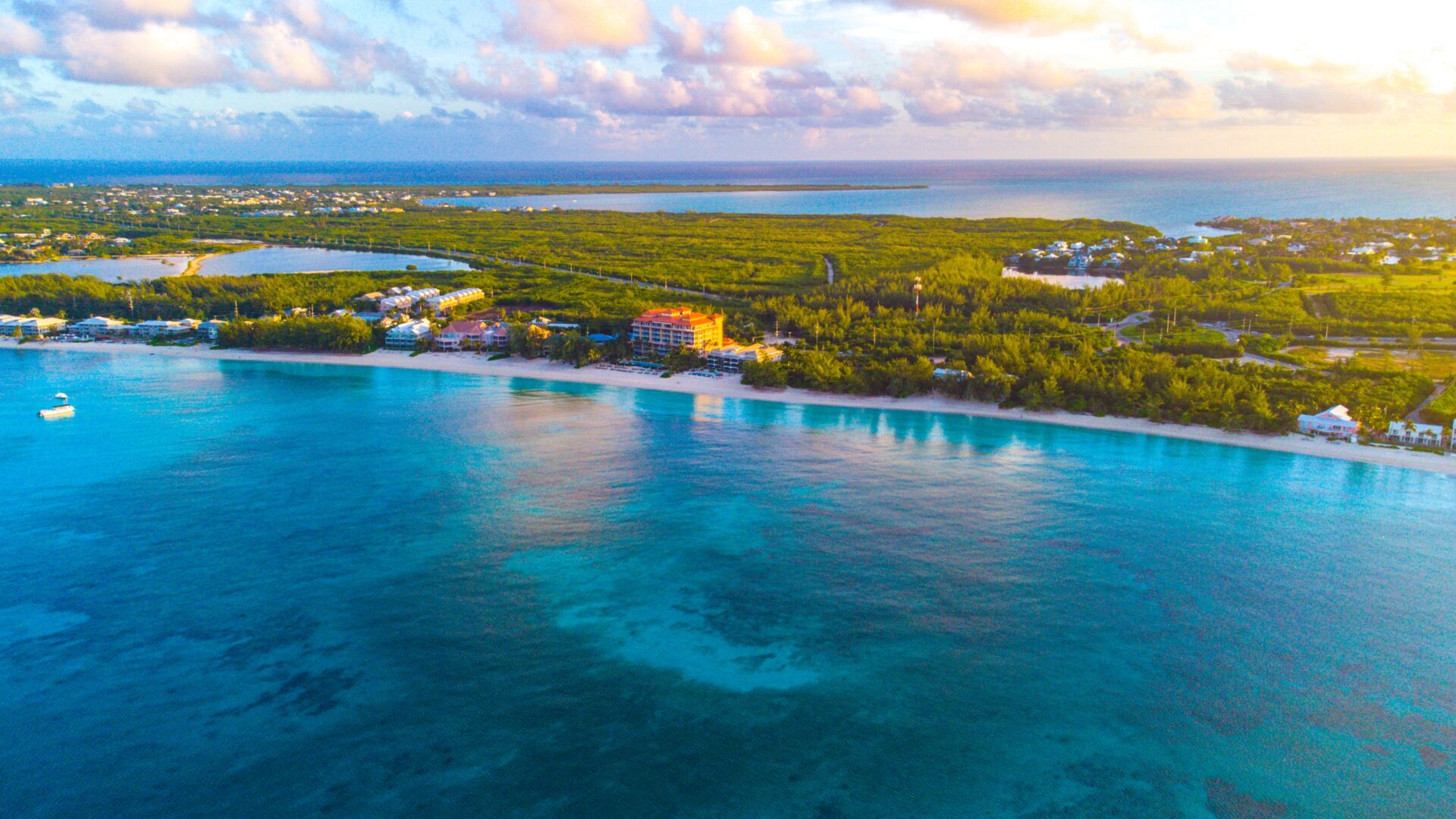 Crépuscule sur les îles Cayman, Caraïbes