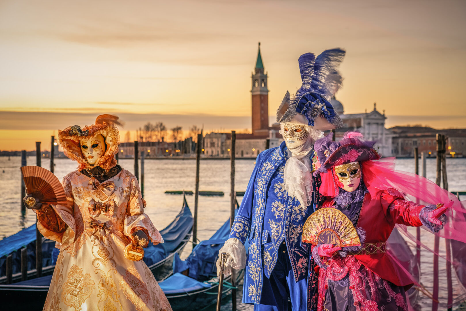 Carnaval de Venise, personnes en costumes