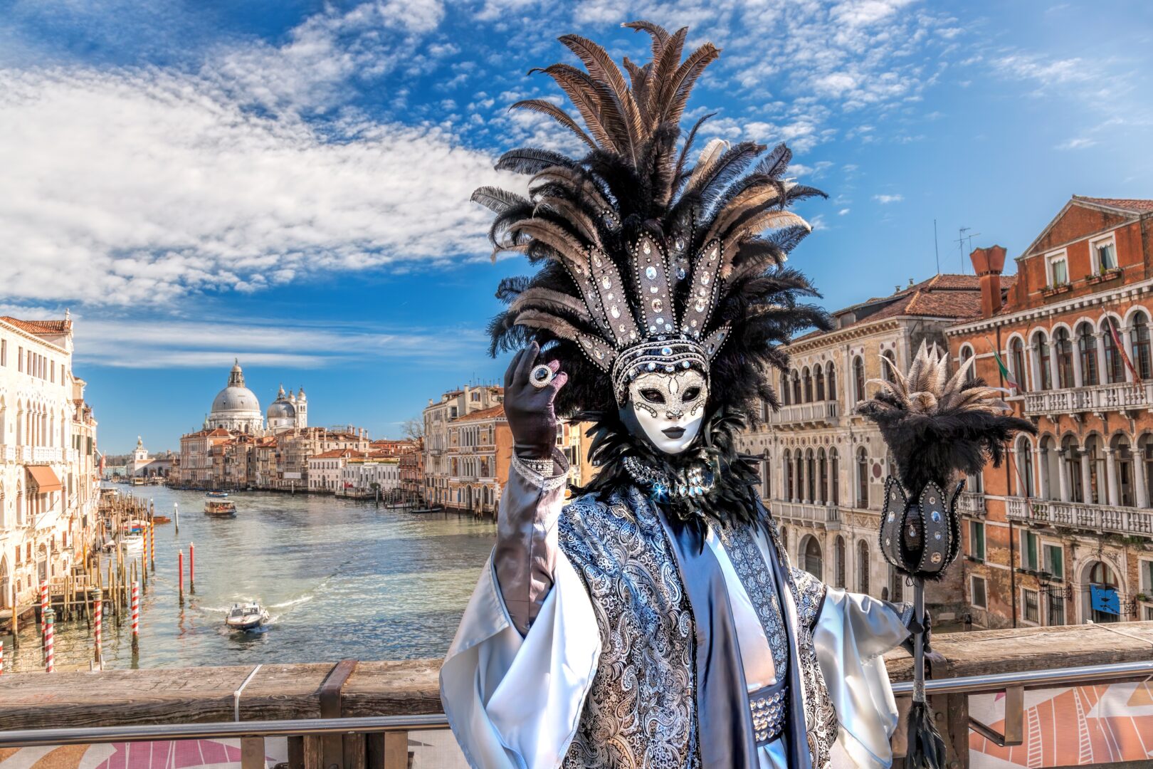 Masque et costume lors du Carnaval de Venise, Italie