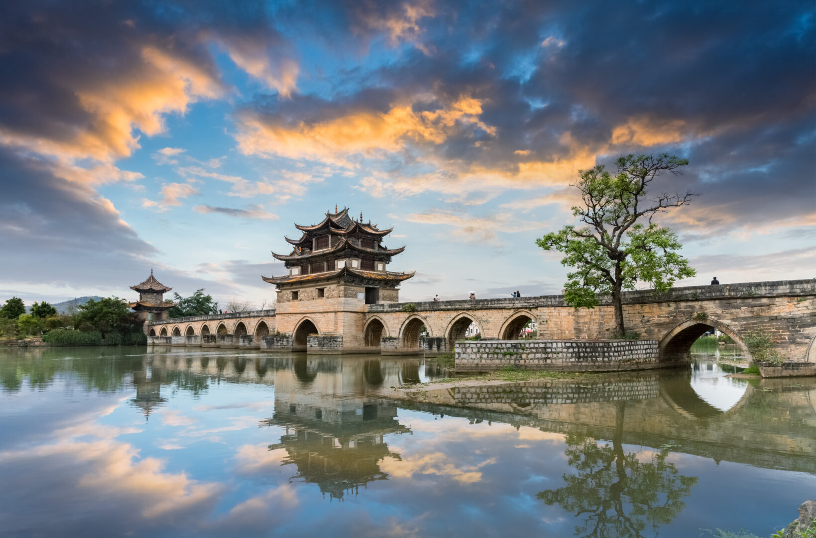 Pont du Double Dragon, monuments emblématiques de la région de Jianshui, Yunnan, Chine