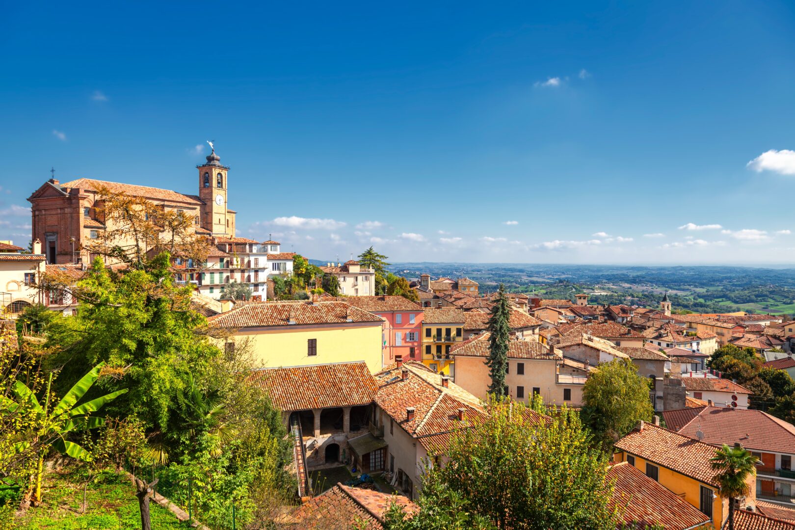 Panorama sur les collines du Monferrato, depuis les murs du village de Cocconato, Province d'Asti, Piémont, Italie