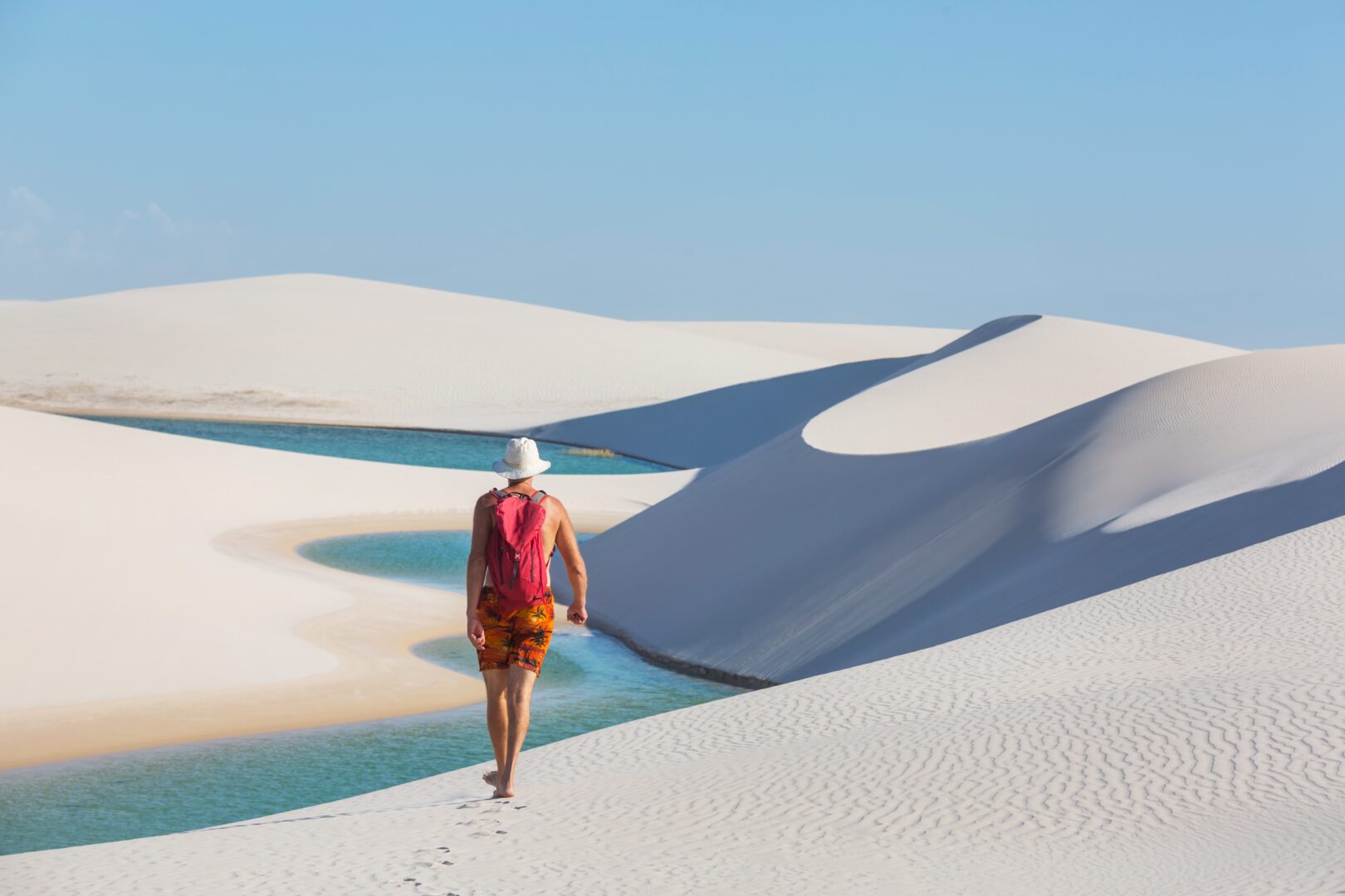 Dunes blanches dans le désert du Parc national de Lencois Maranhenses, Brésil