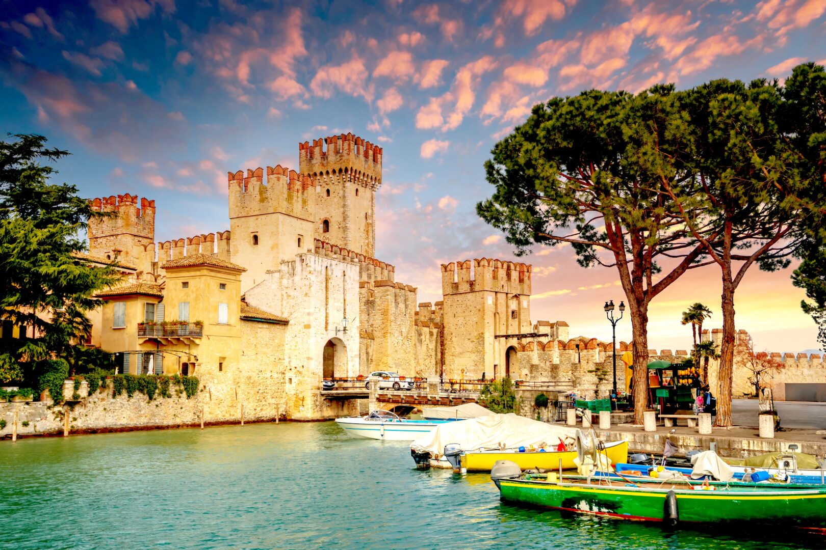 Vieille ville de Sirmione, lac de Garde, Italie